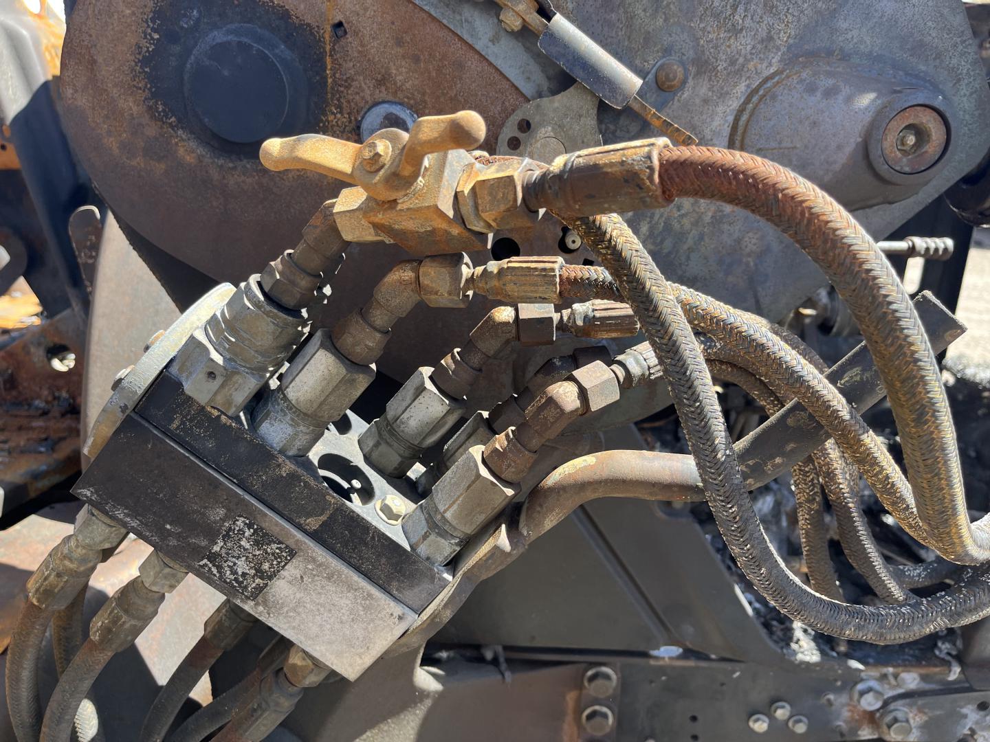 ./imagenes/INVOICE/2019/17541/TRACTOR JOHN DEERE 6130M (19).JPG